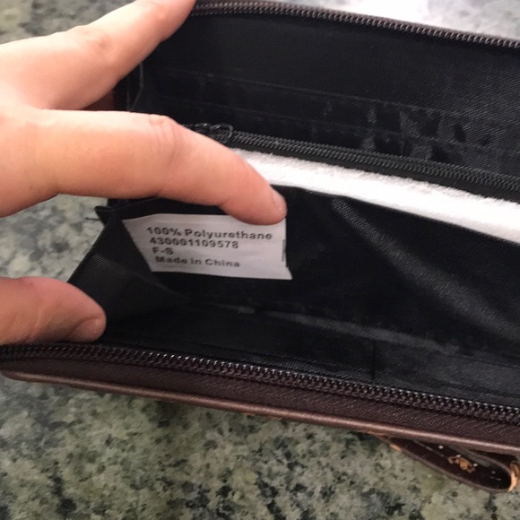 Wallets - Picture 5 of 9